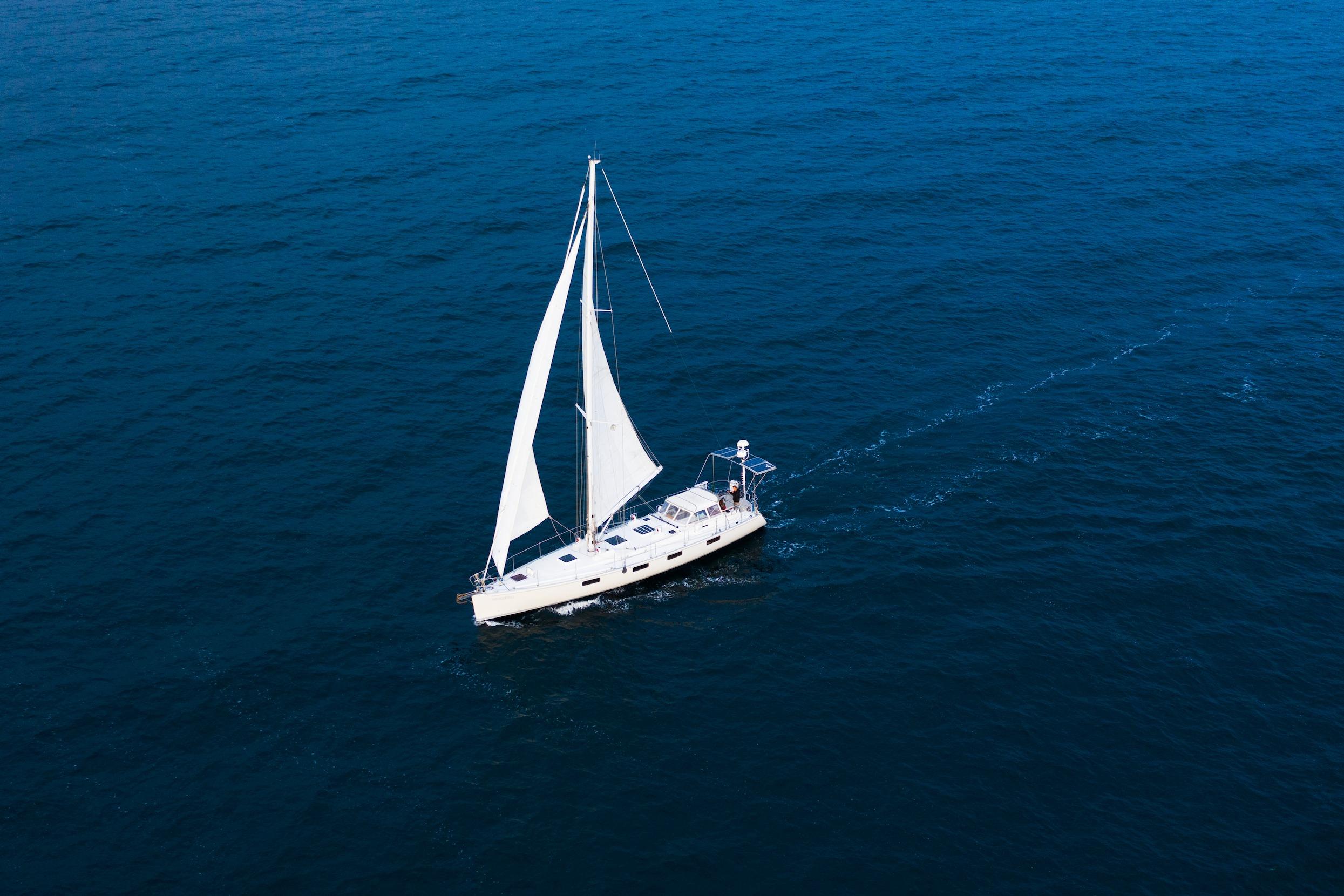 スワロフスキー Sailing Legend（伝説の航海） 廃盤 56' Sundeer 56 1995 | Seattle Yachts